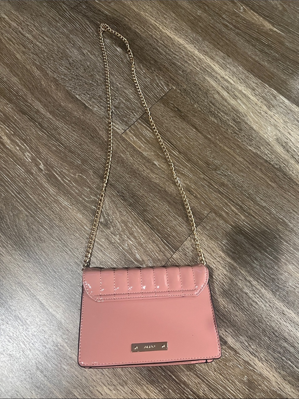 Aldo Glossy Pink Crossbody Bag with Gold Chain - Picture 5 of 5